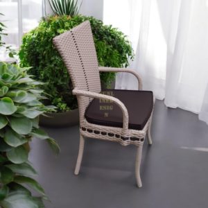Aurora-beige-Stul-iz-iskusstvennogo-rotanga-